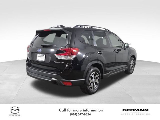 2022 Subaru Forester Premium photo 5