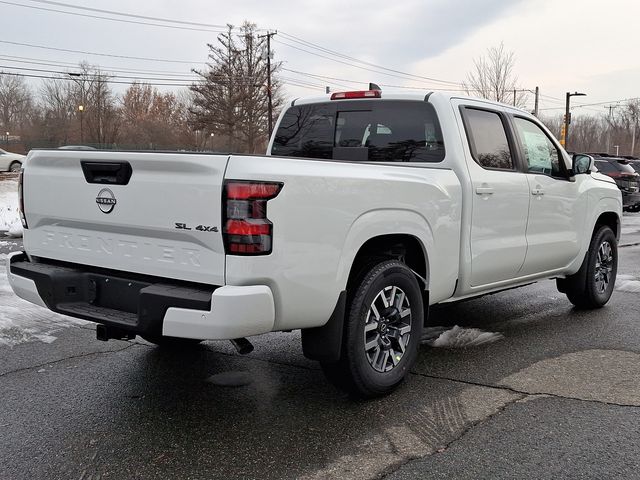 2025 Nissan Frontier SL photo 3