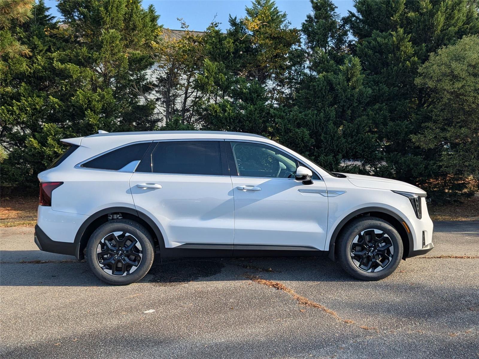2026 Kia Sorento S photo 6