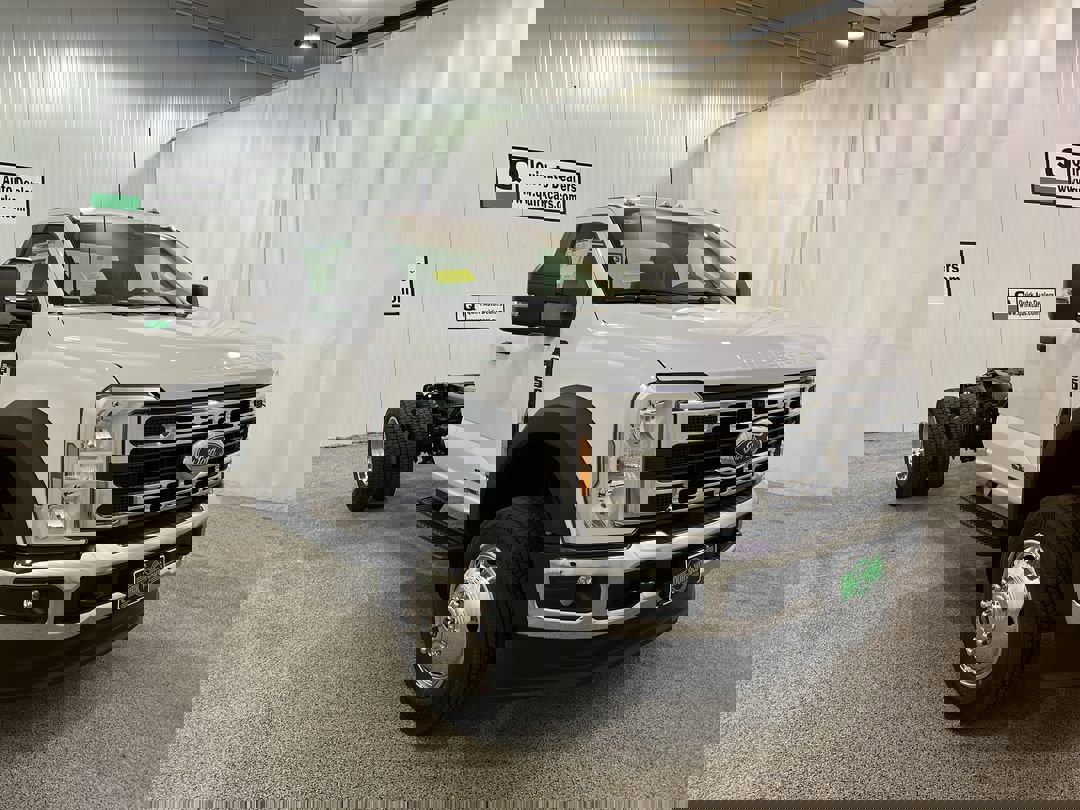 2025 Ford F-550 XL photo 3