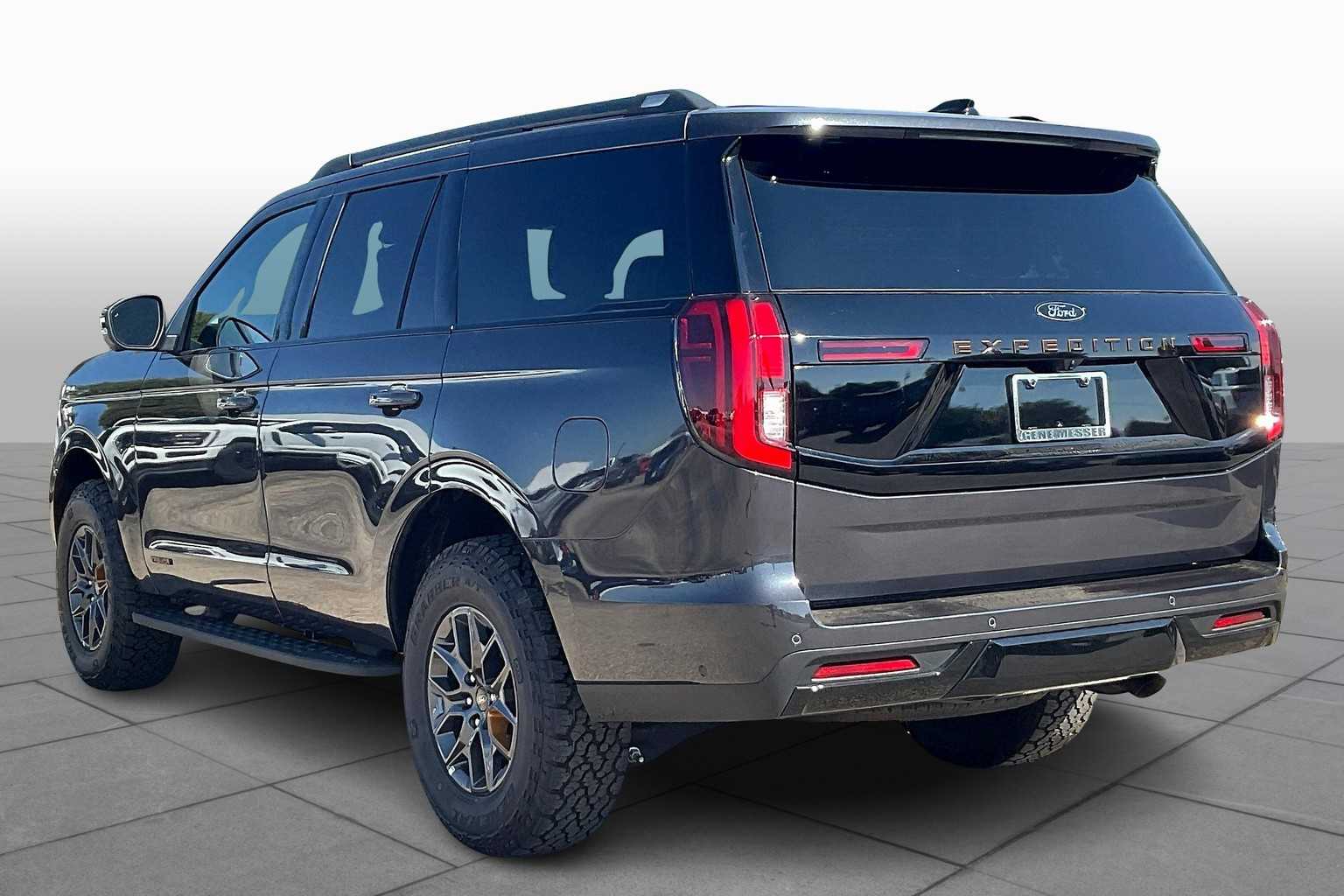 2025 Ford Expedition photo 12