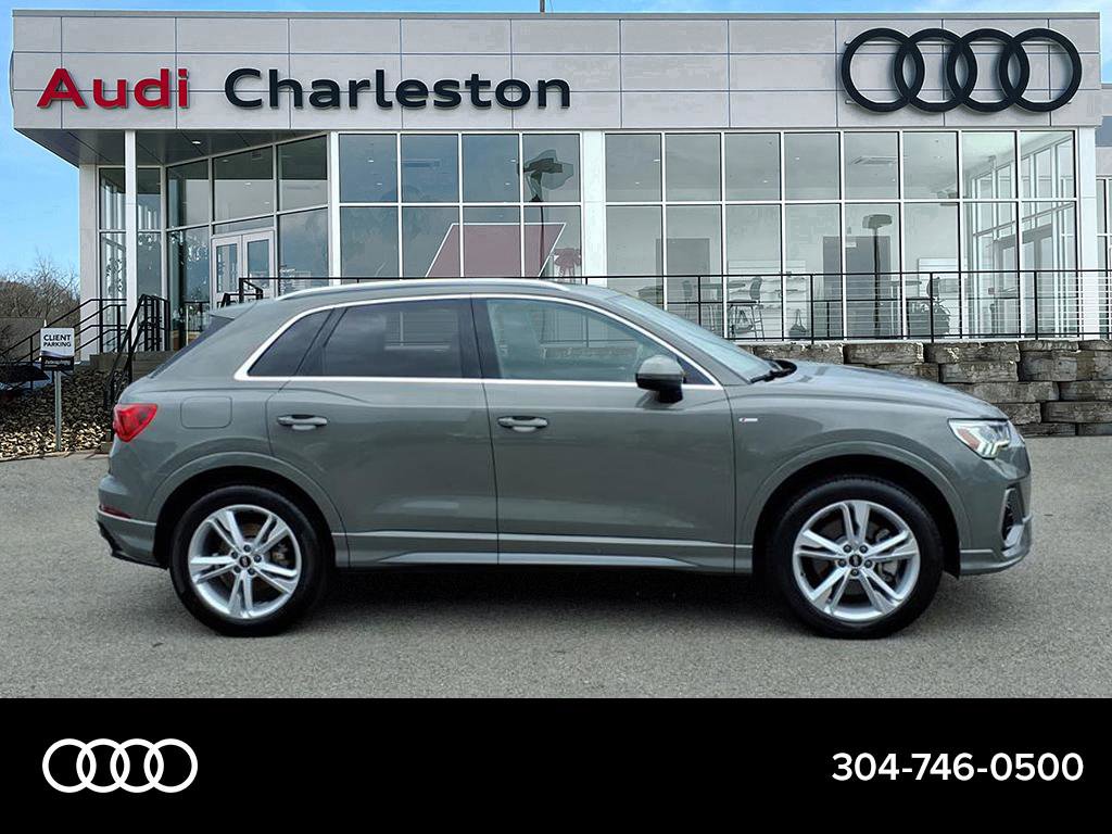 2022 Audi Q3 S line Premium Plus photo 2