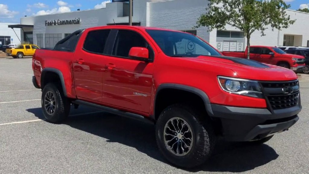 2019 Chevrolet Colorado ZR2 photo 2
