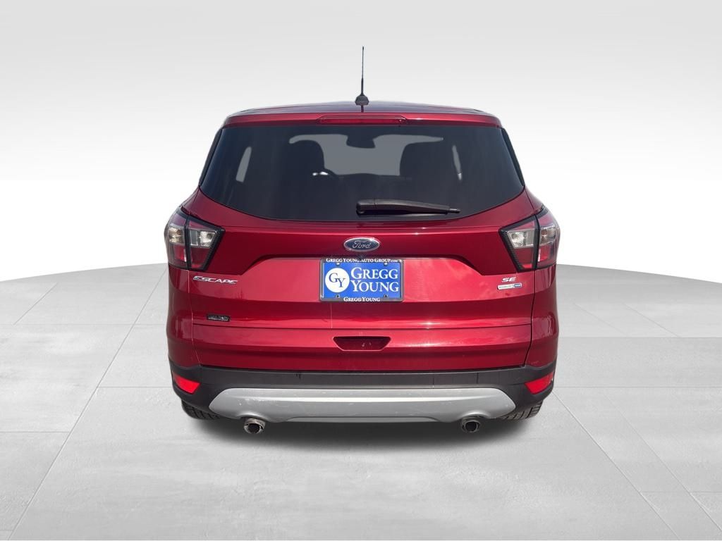 2017 Ford Escape SE Sport photo 4