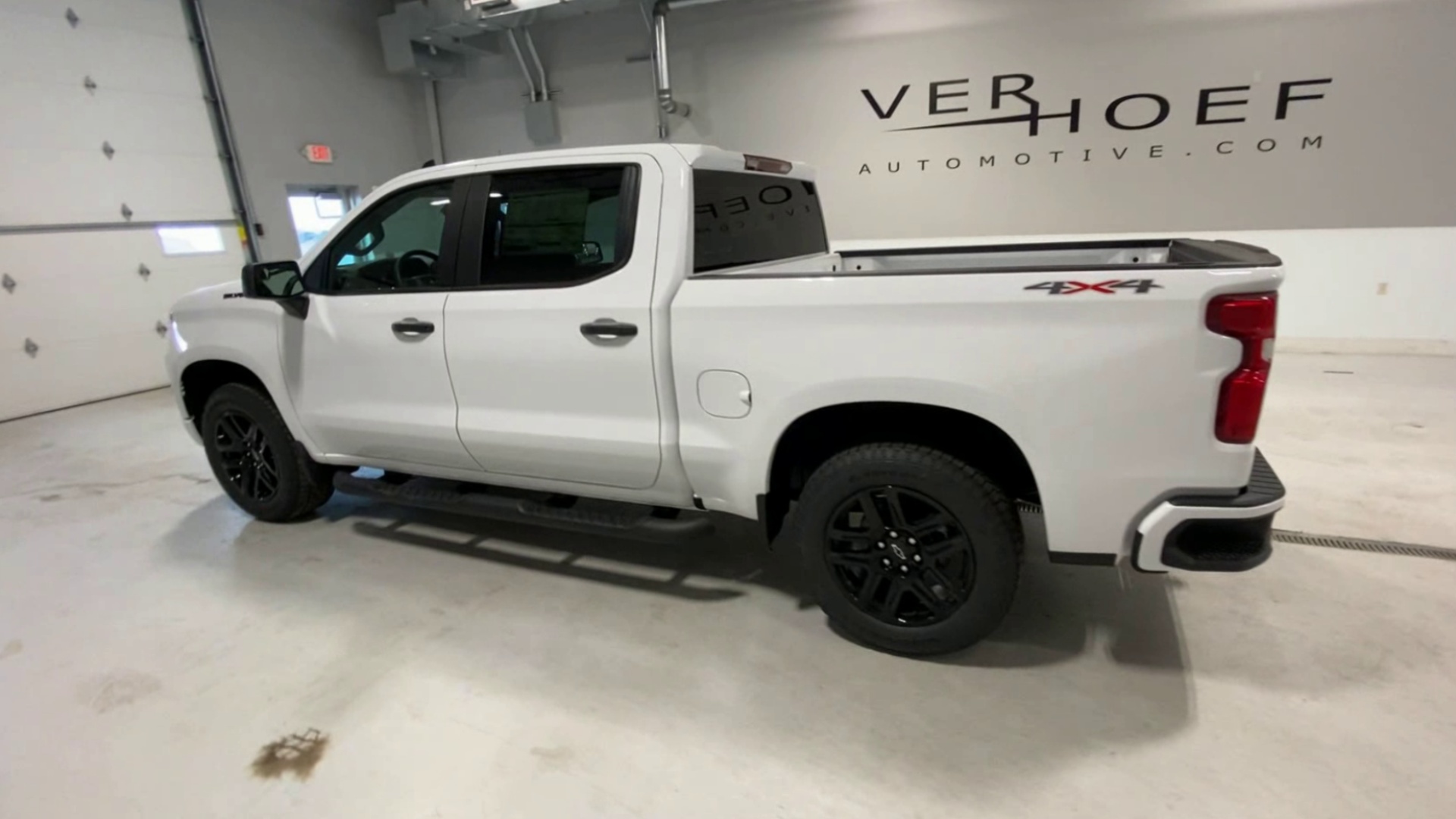 2025 Chevrolet Silverado 1500 Custom photo 6
