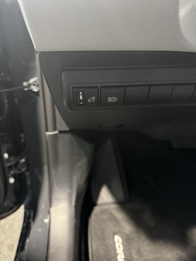 2025 Toyota Corolla SE photo 29