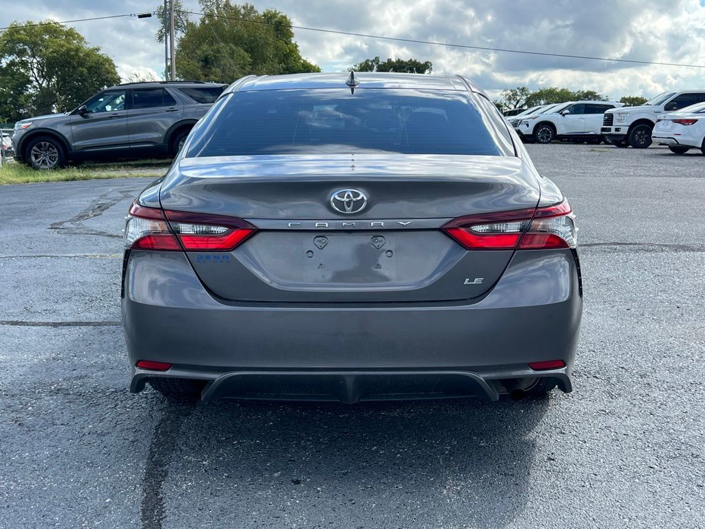 2022 Toyota Camry LE photo 2