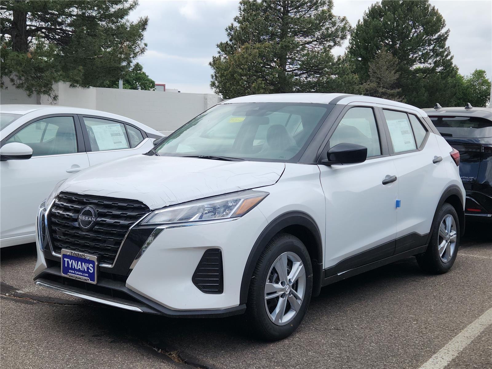 2025 Nissan Kicks Play S photo 2