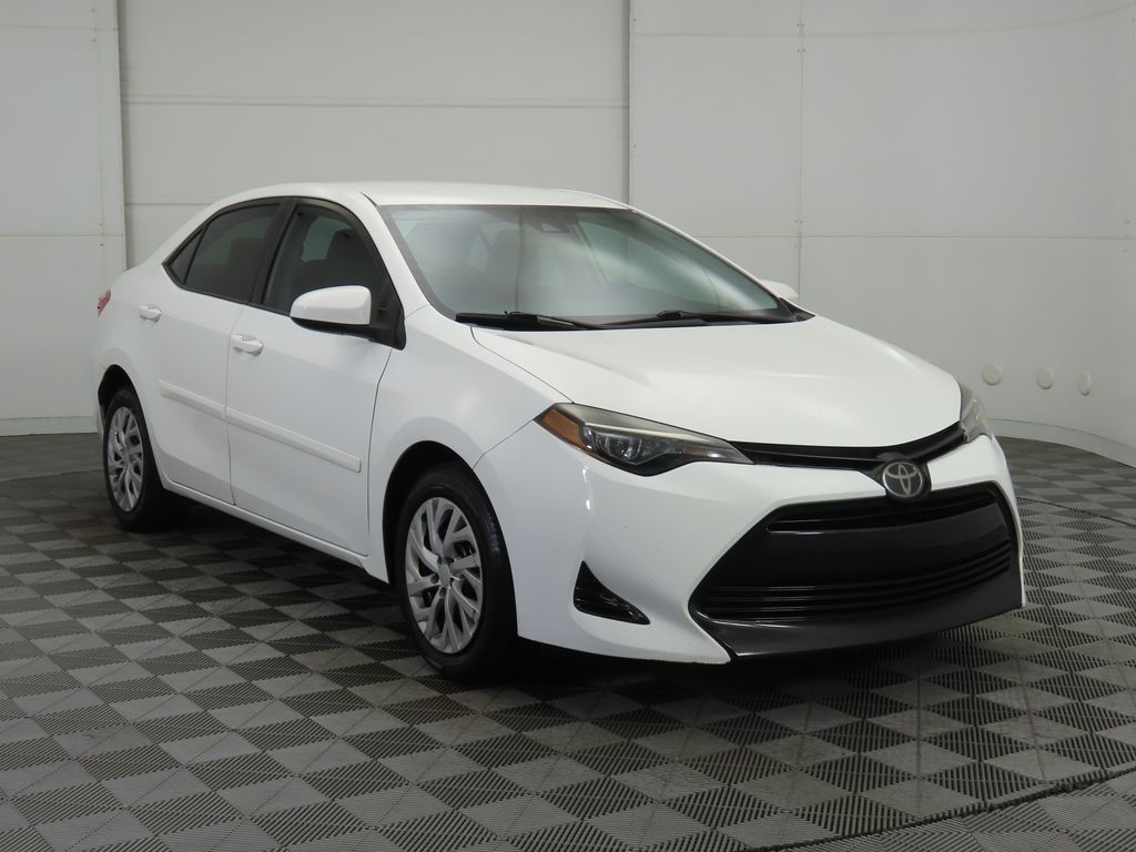 2019 Toyota Corolla LE photo 3