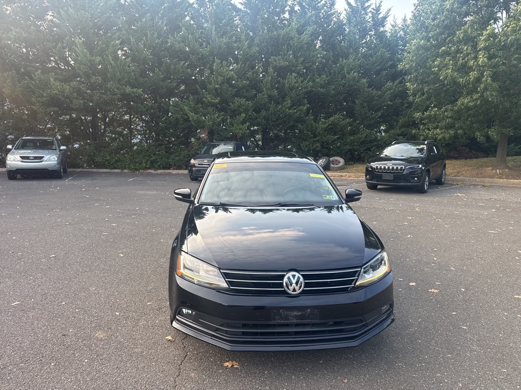 2017 Volkswagen Jetta 1.8T SEL photo 2