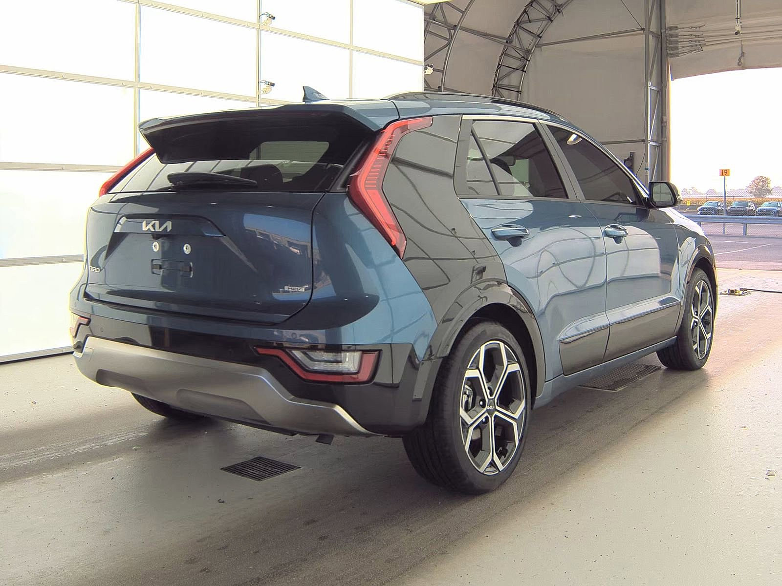 2025 Kia Niro SX Touring photo 4