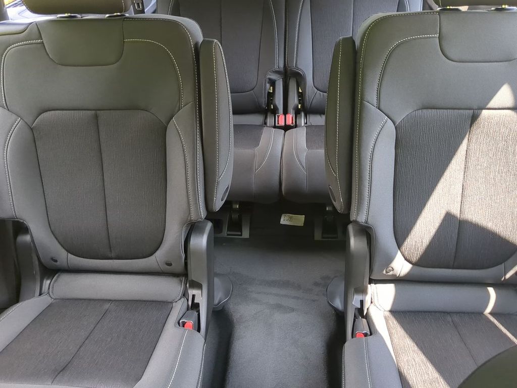 2025 Jeep Grand Cherokee Laredo X photo 20