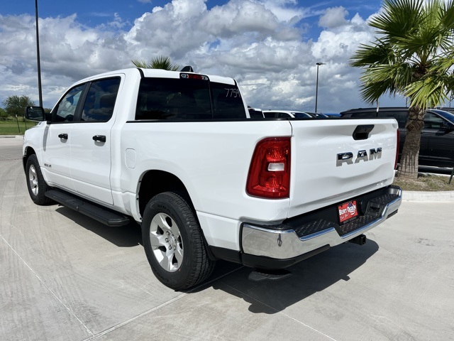 2025 Ram 1500 Tradesman photo 3