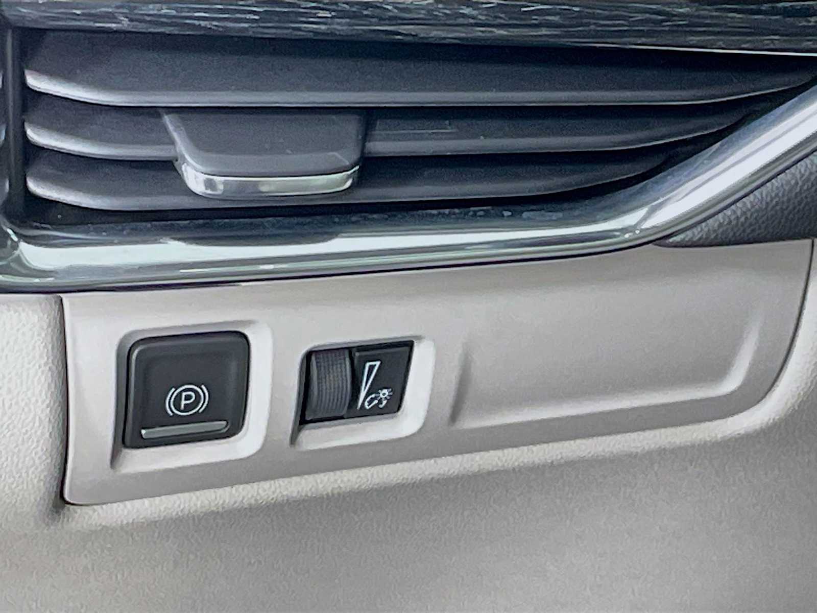 2022 Cadillac XT4 Premium Luxury photo 8