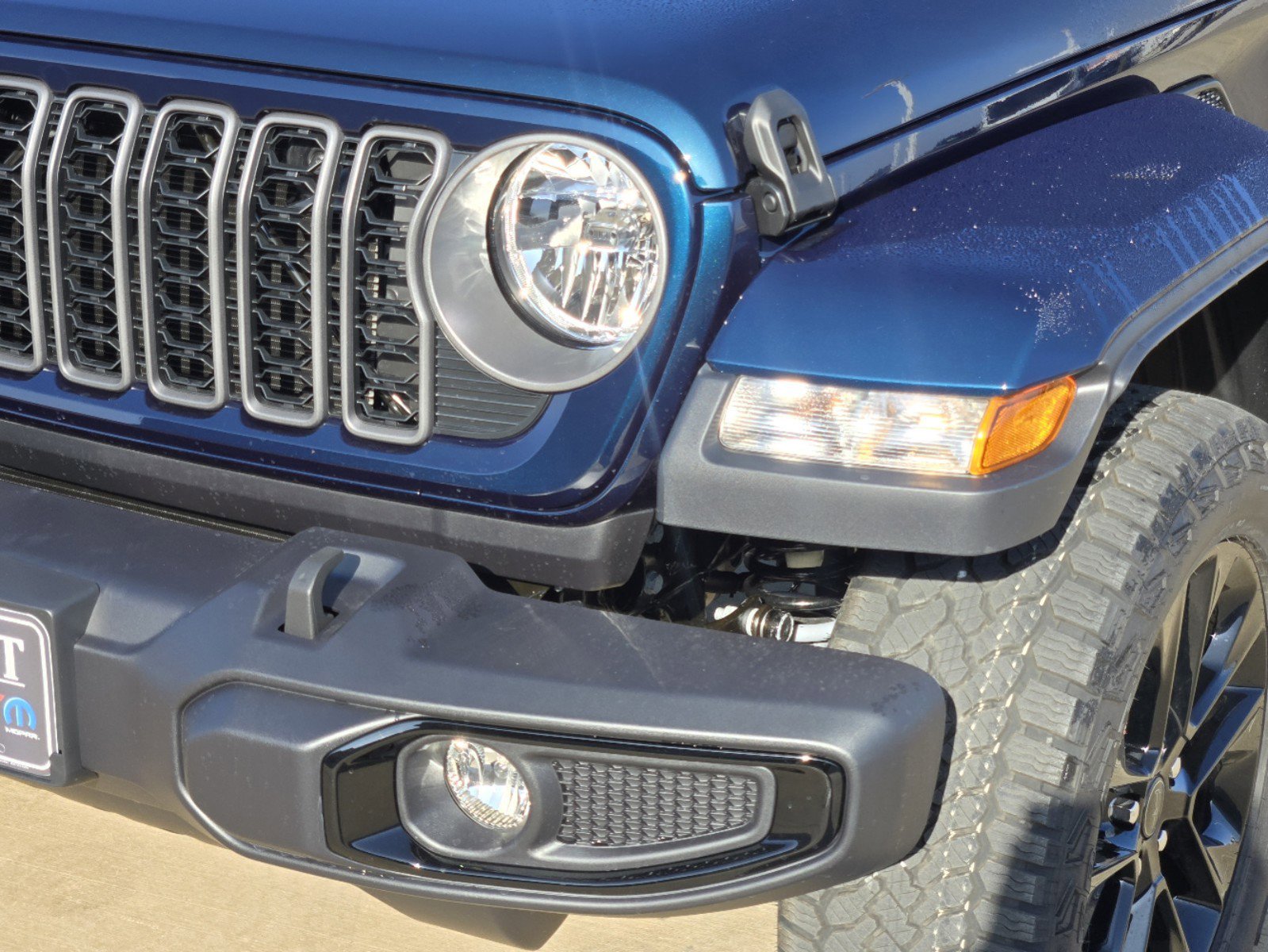 2025 Jeep Gladiator photo 6