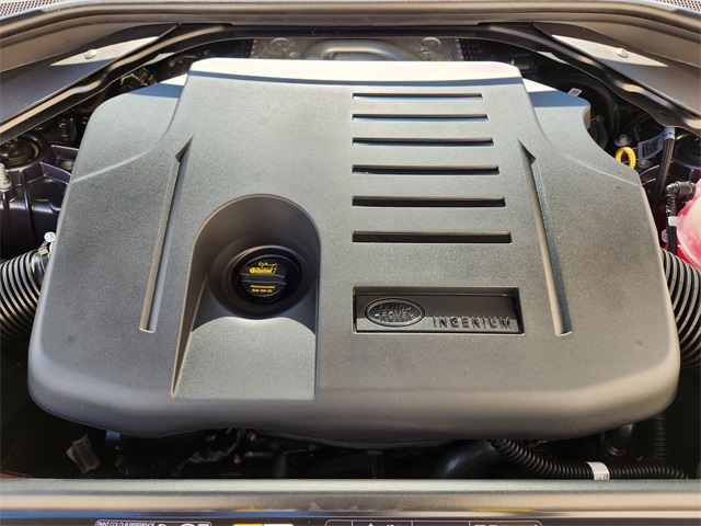 2025 Land Rover Range Rover SE photo 17