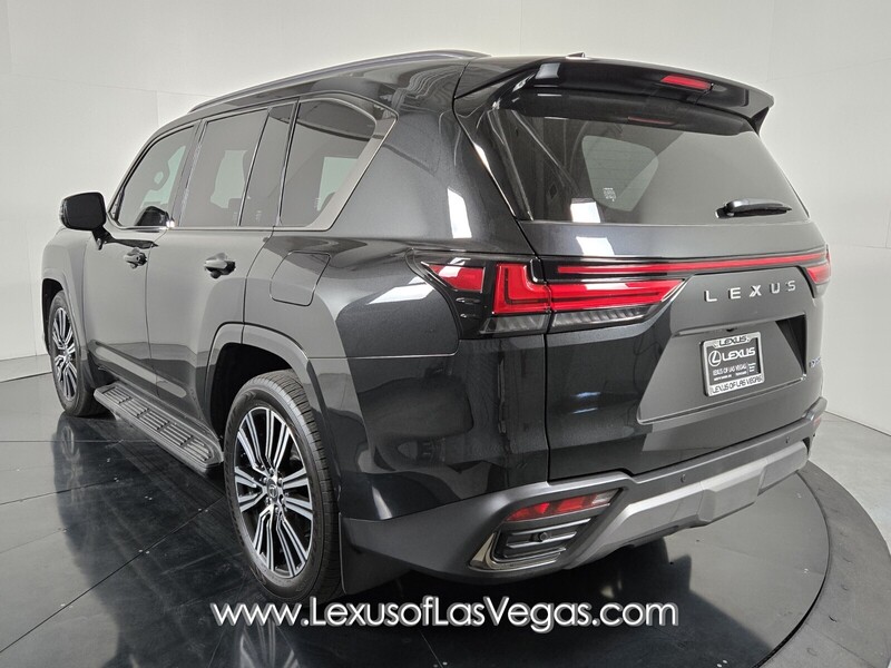 2025 Lexus LX Luxury photo 4