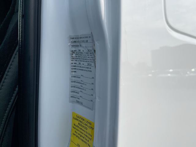 2024 CHEVROLET EXPRESS - Image 31