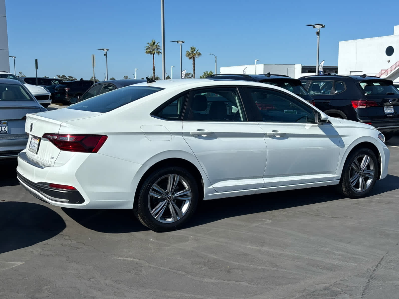 2024 Volkswagen Jetta SE photo 2