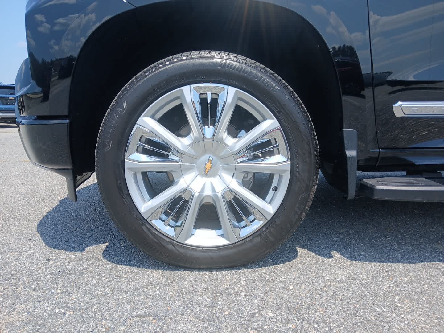2024 Chevrolet Silverado 1500 High Country photo 9