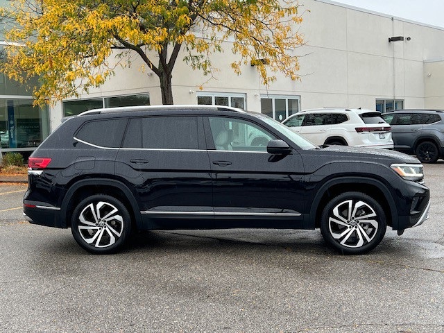 2023 Volkswagen Atlas SEL photo 4