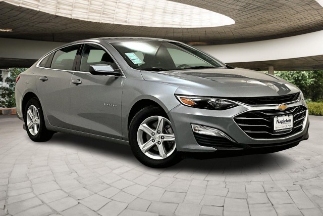 2025 Chevrolet Malibu 1LS's photo