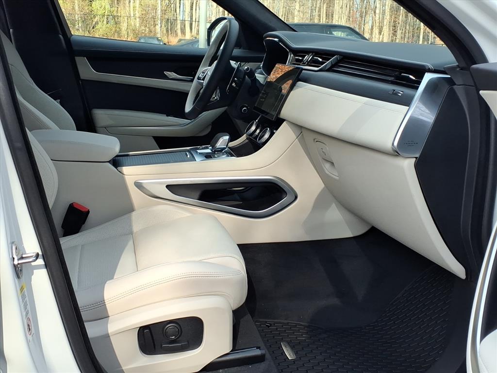 2026 Jaguar F-PACE P250 R-Dynamic S photo 2