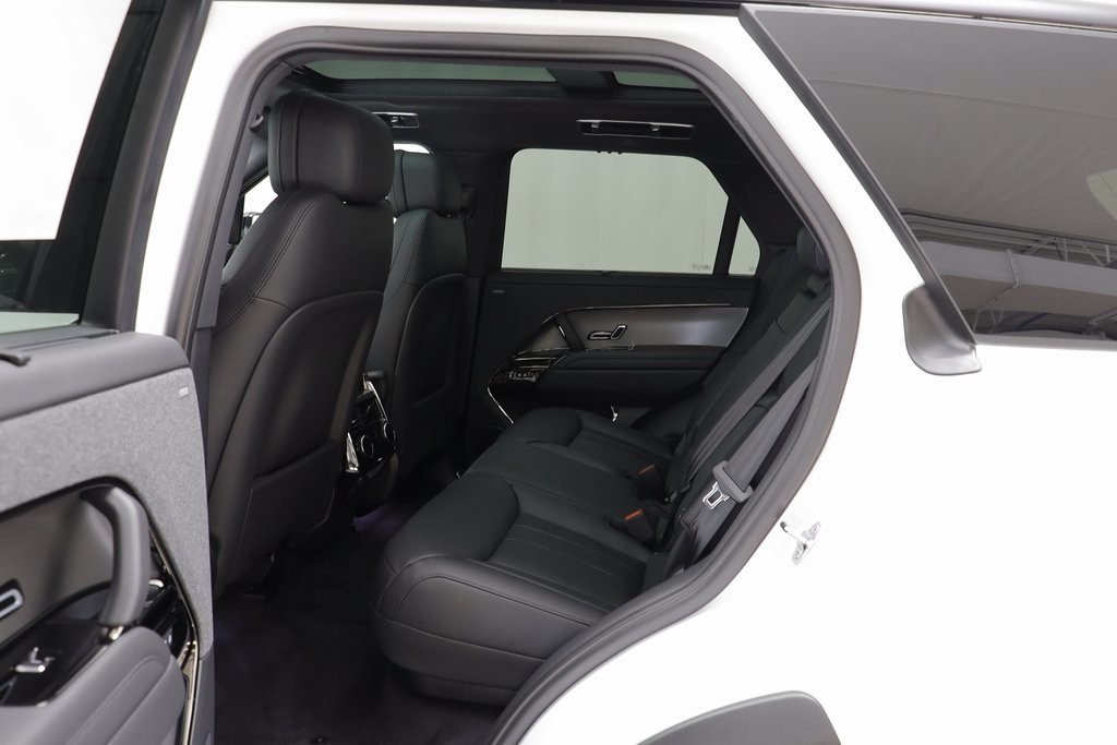 2025 Land Rover Range Rover Sport SE photo 13