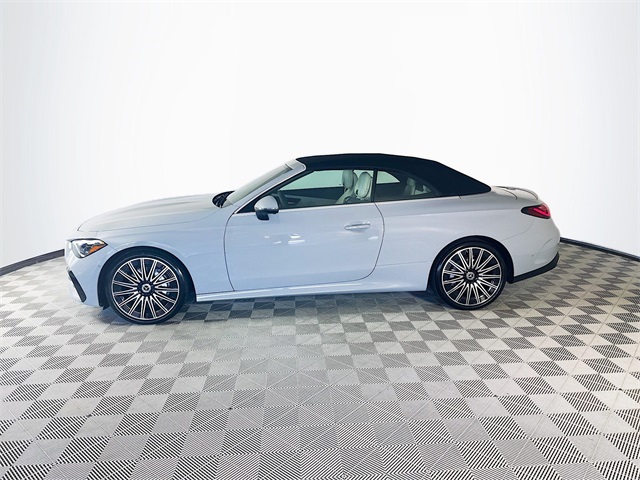 2026 Mercedes Benz CLE 300 4MATIC Cabriolet photo 4