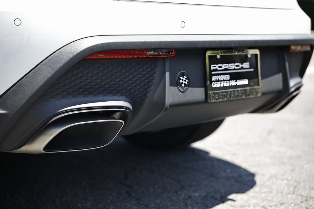 2024 Porsche Macan T photo 14