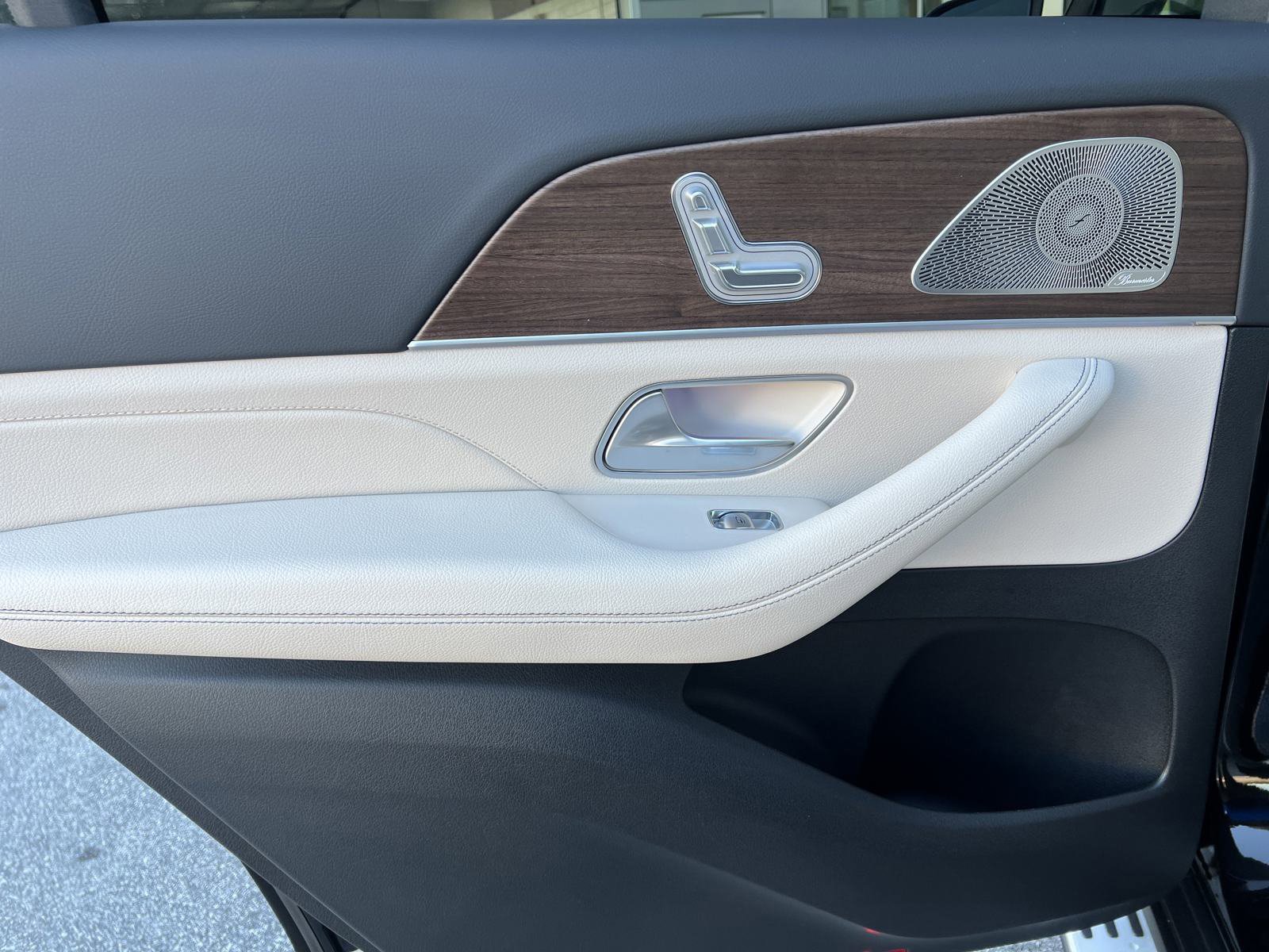 2025 Mercedes Benz GLS 450 4MATIC photo 22
