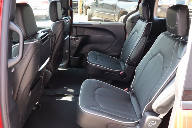 2026 Chrysler Pacifica Limited S Appearance photo 41