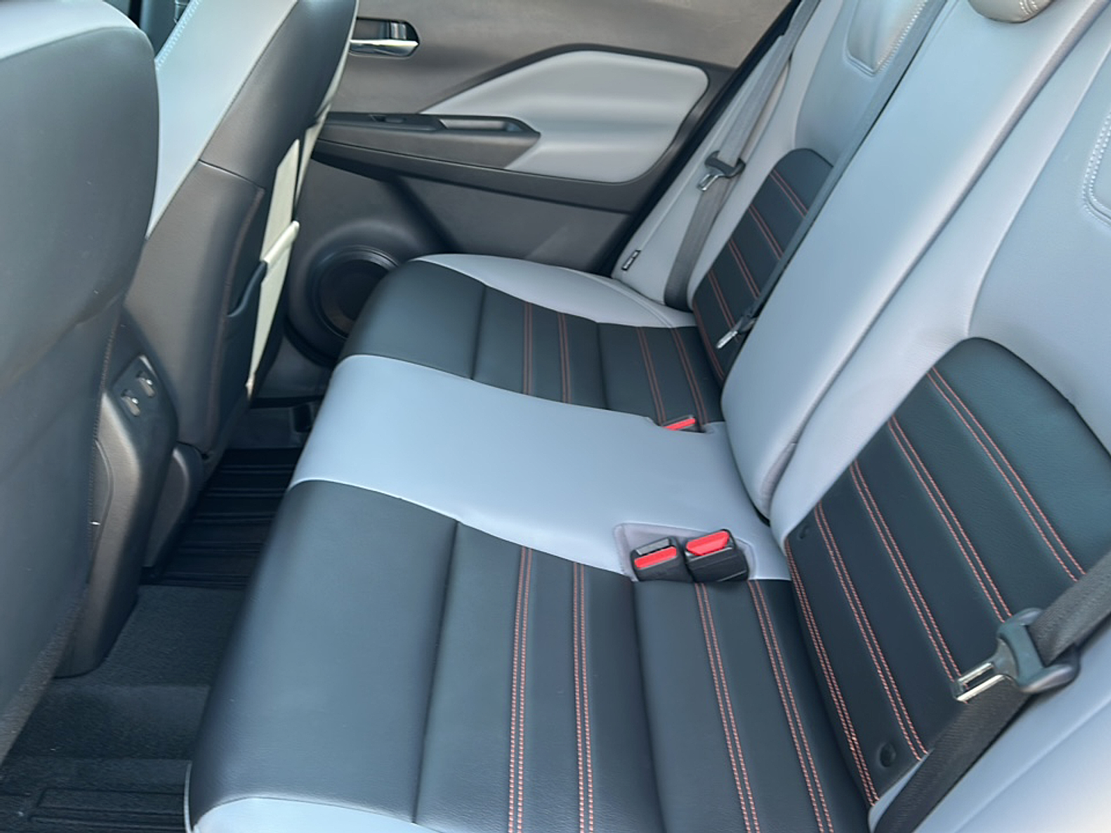 2023 Nissan Kicks SR photo 6