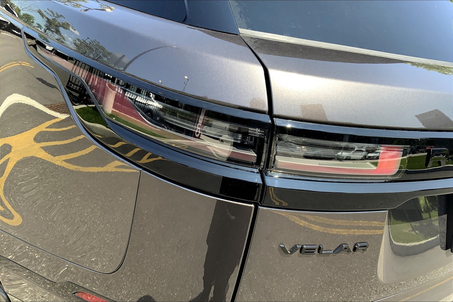 2026 Land Rover Range Rover Velar P250 Dynamic SE photo 13