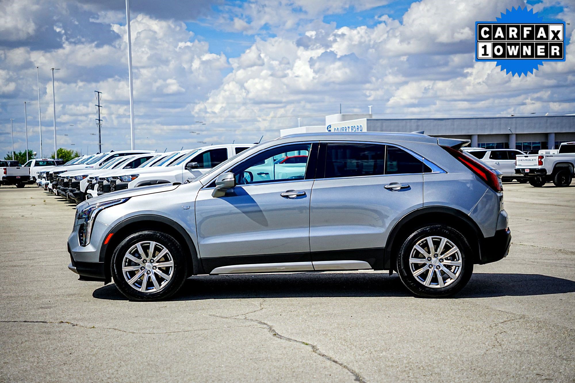 2023 Cadillac XT4 Premium Luxury photo 2