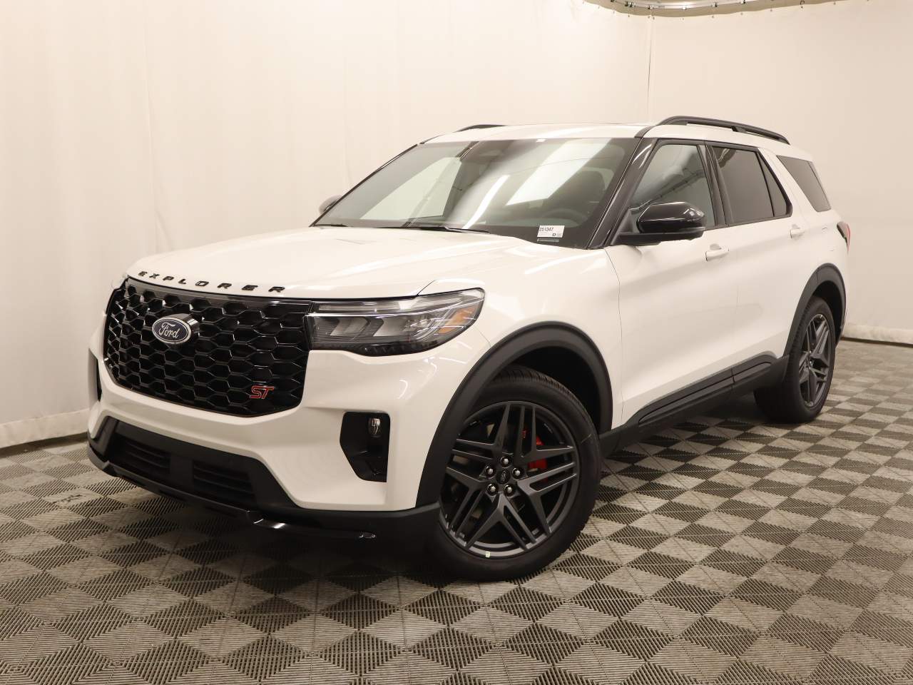 2025 Ford Explorer ST's photo