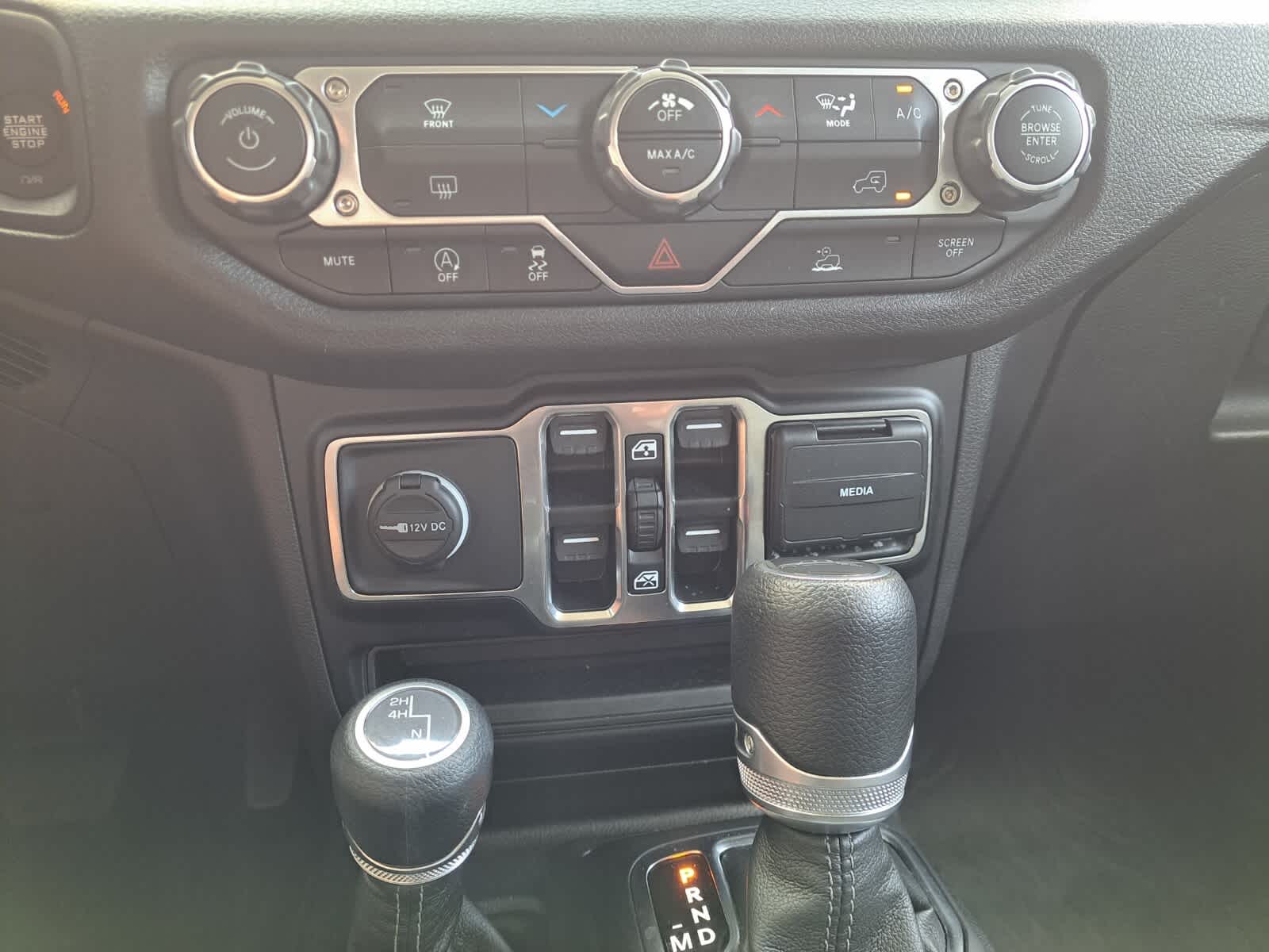 2024 Jeep Gladiator Sport photo 14