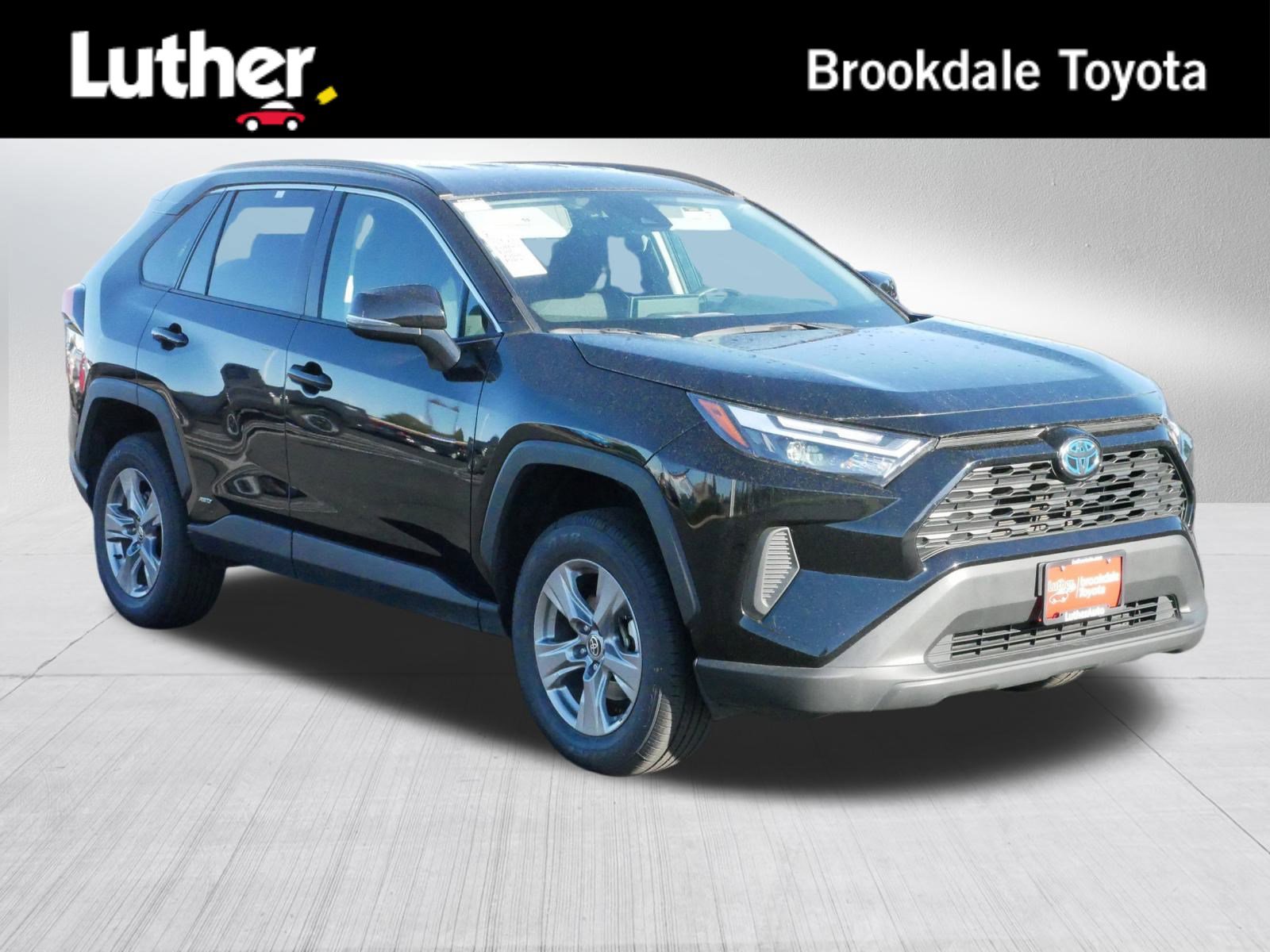 2024 Toyota RAV4 XLE's photo