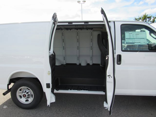 2025 Gmc Savana Cargo 2500 photo 18