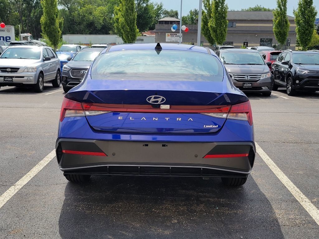 2024 Hyundai Elantra Limited photo 6