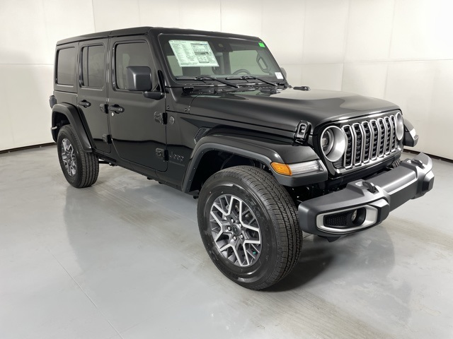 2025 Jeep Wrangler Sahara photo 2