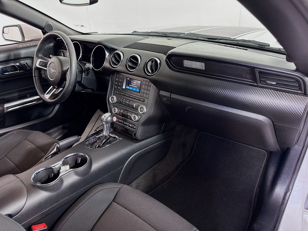 2017 Ford Mustang V6 Convertible photo 27