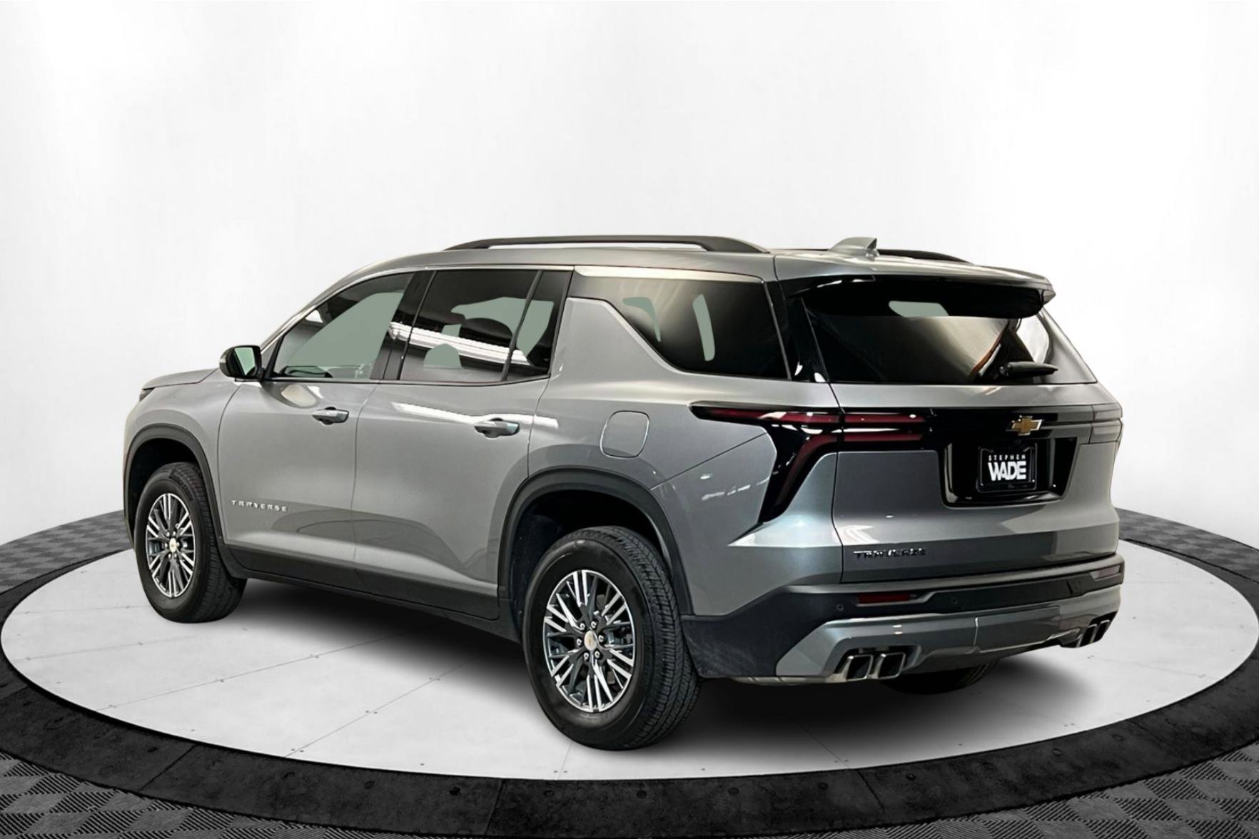 2025 Chevrolet Traverse photo 3