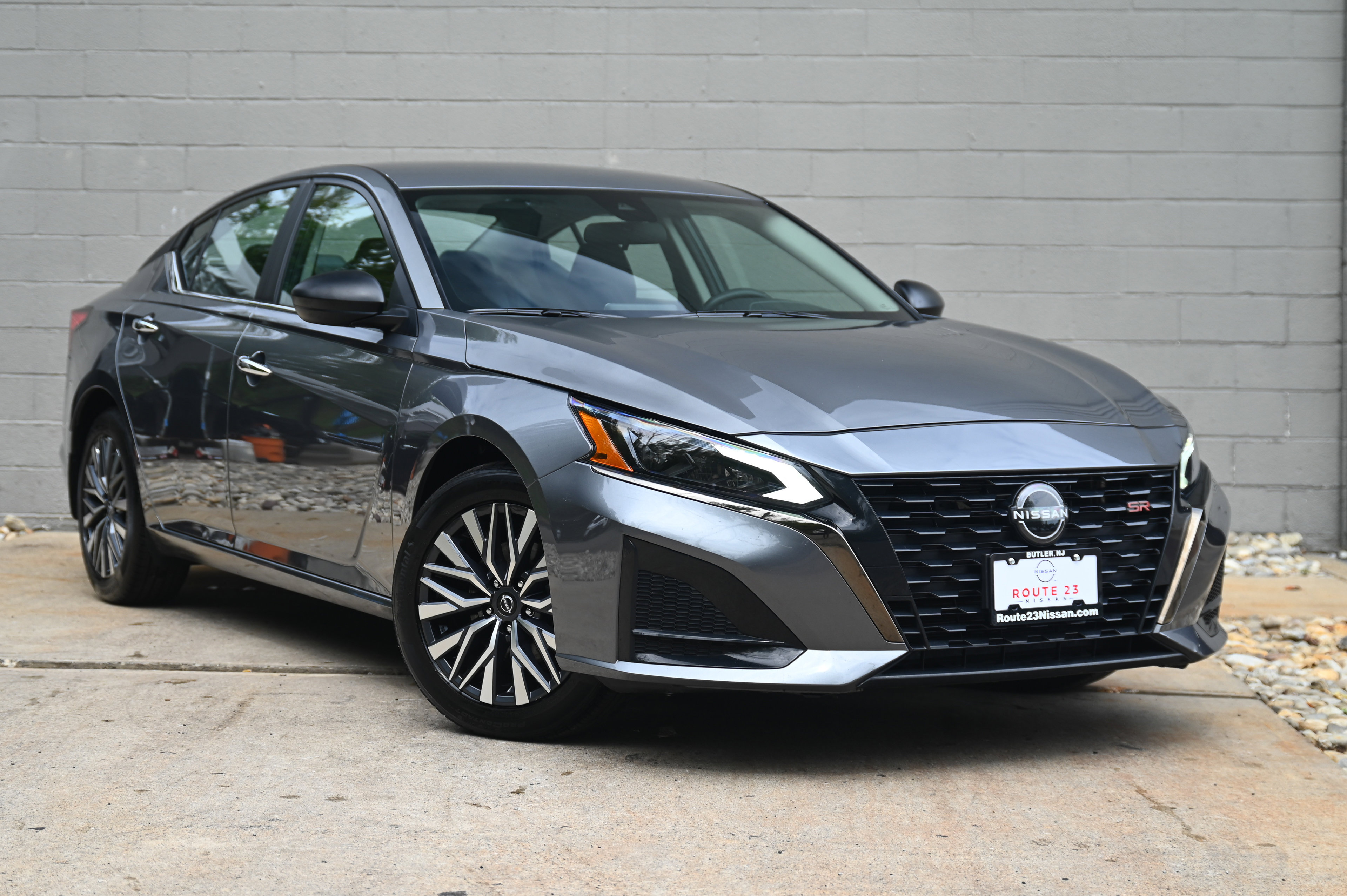 2025 Nissan Altima SV photo 3