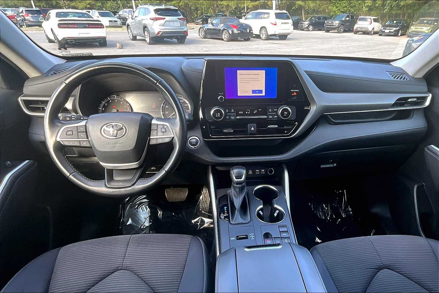 2023 Toyota Highlander LE photo 14