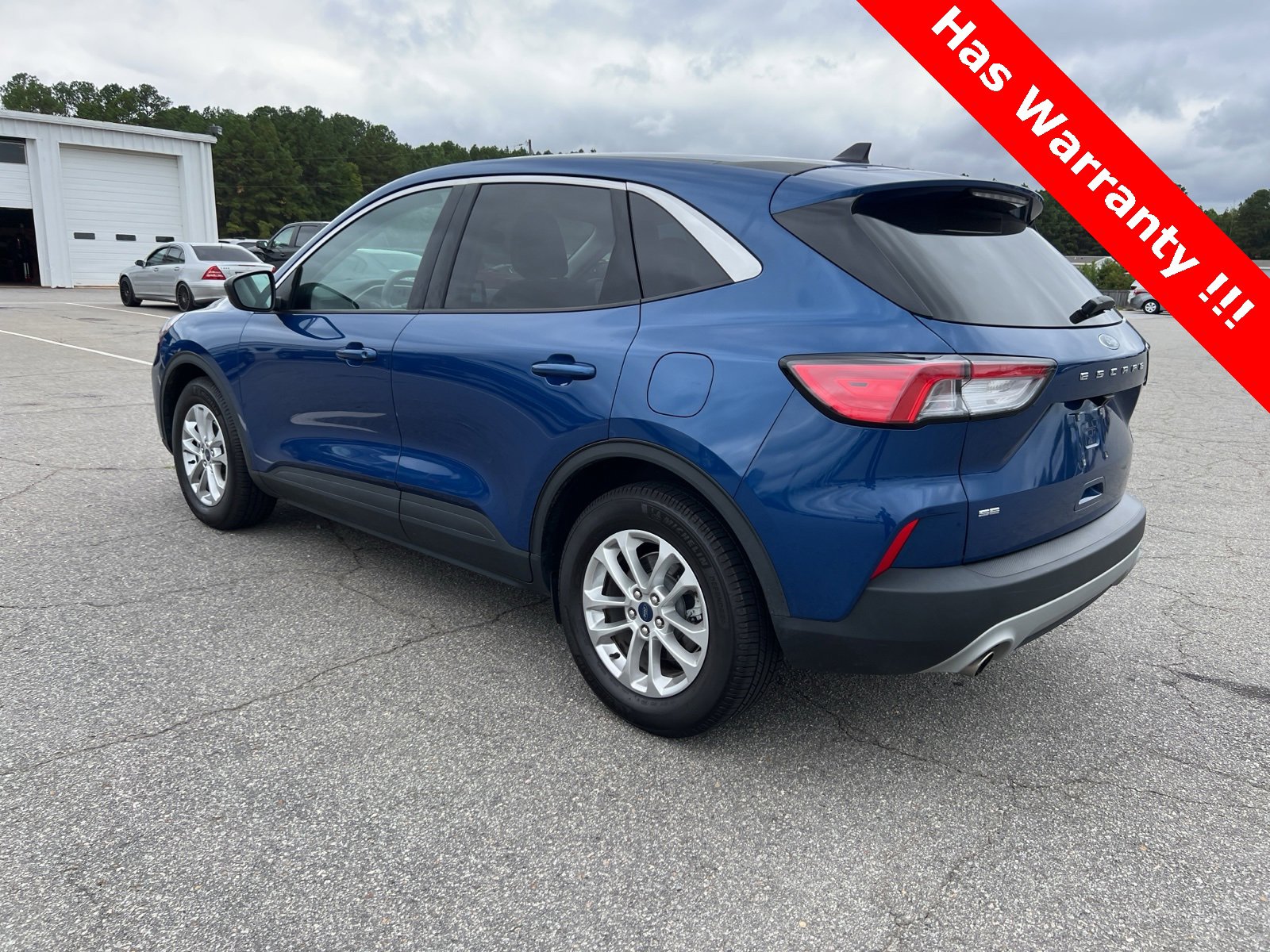 2022 Ford Escape SE photo 3