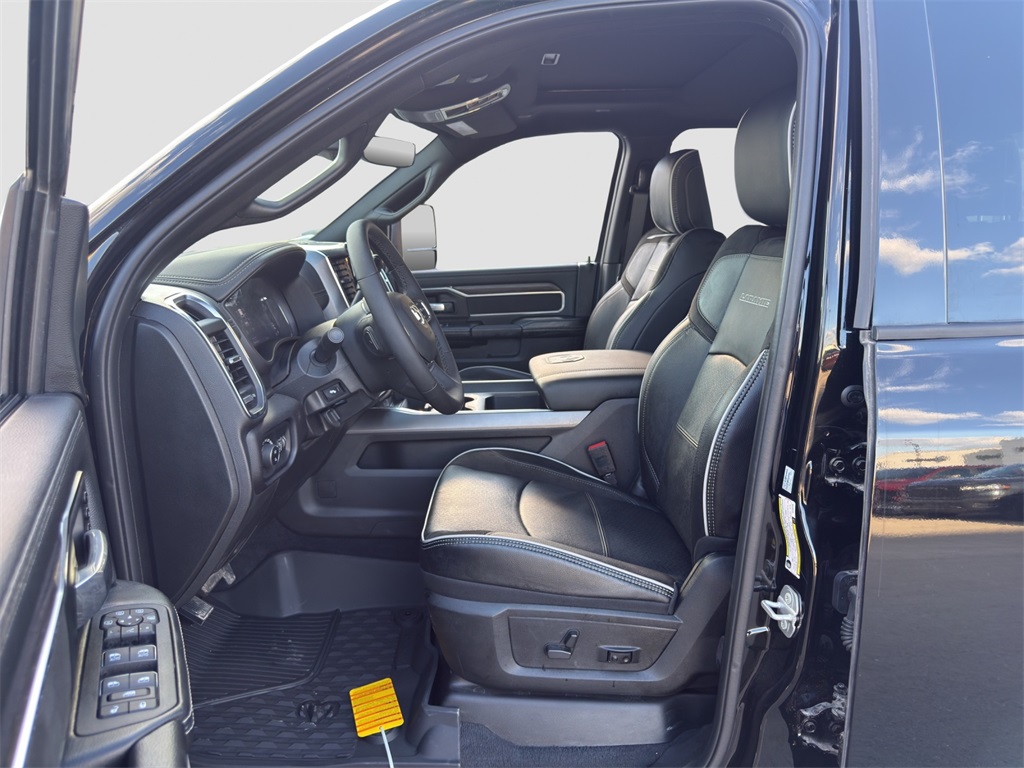 2025 Ram 2500 Laramie photo 7