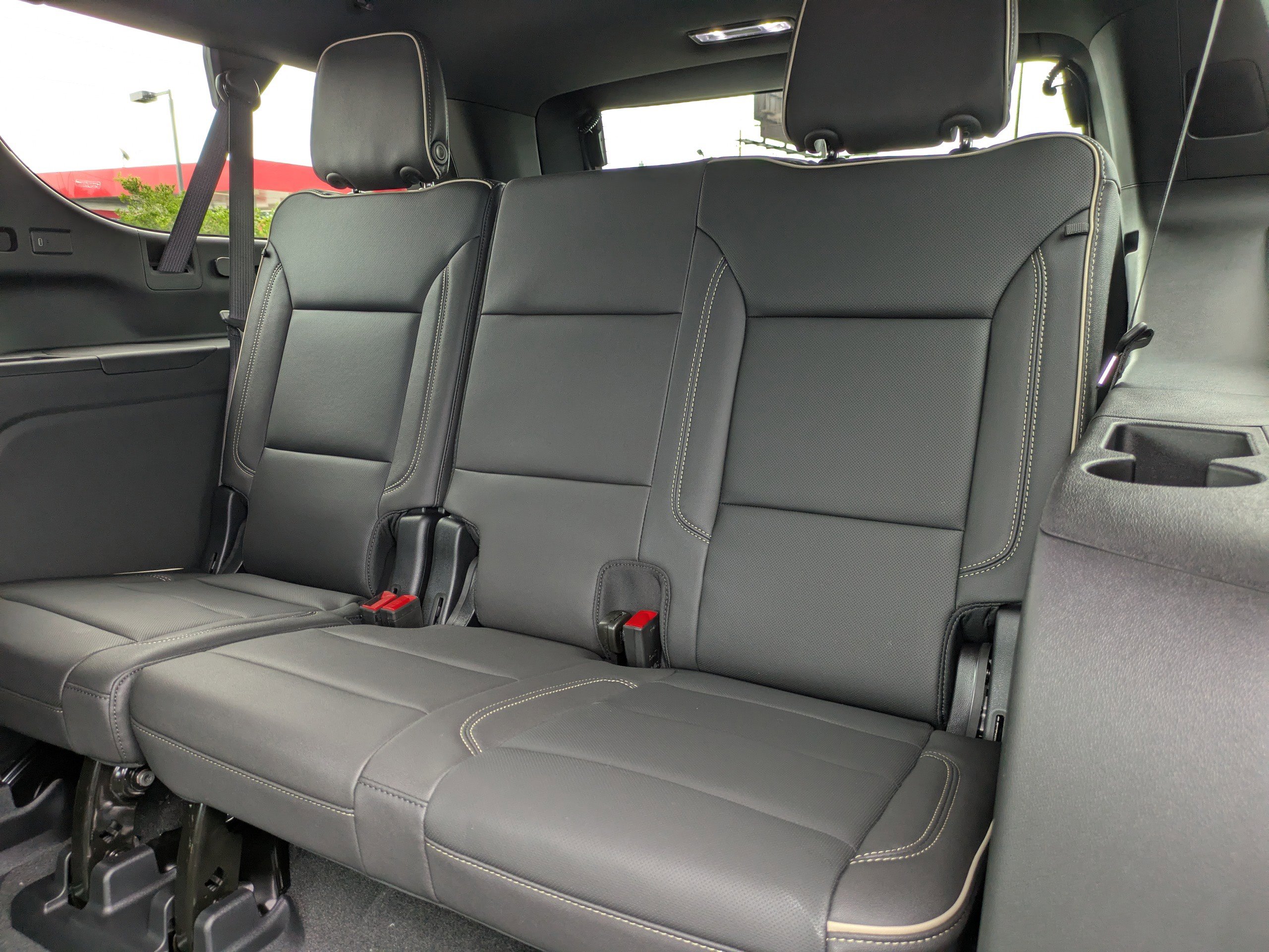 2025 Chevrolet Suburban Premier photo 12