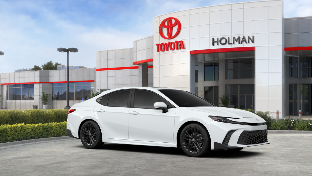 2025 Toyota Camry SE photo 13