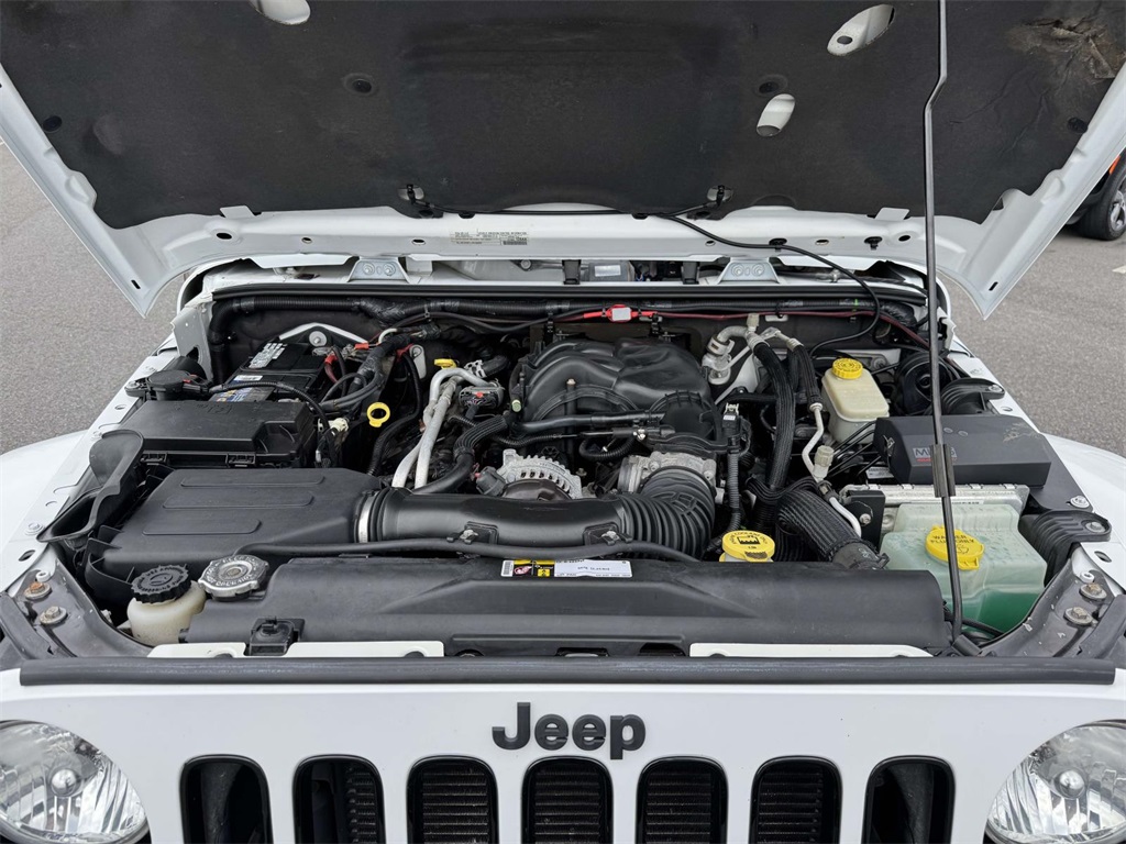 2015 Jeep Wrangler Sahara Altitude photo 11